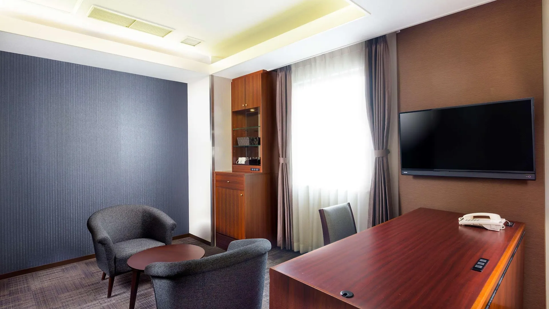 Surestay Plus Hotel By Best Western Shin-Ōsaka 3*, Ōsaka