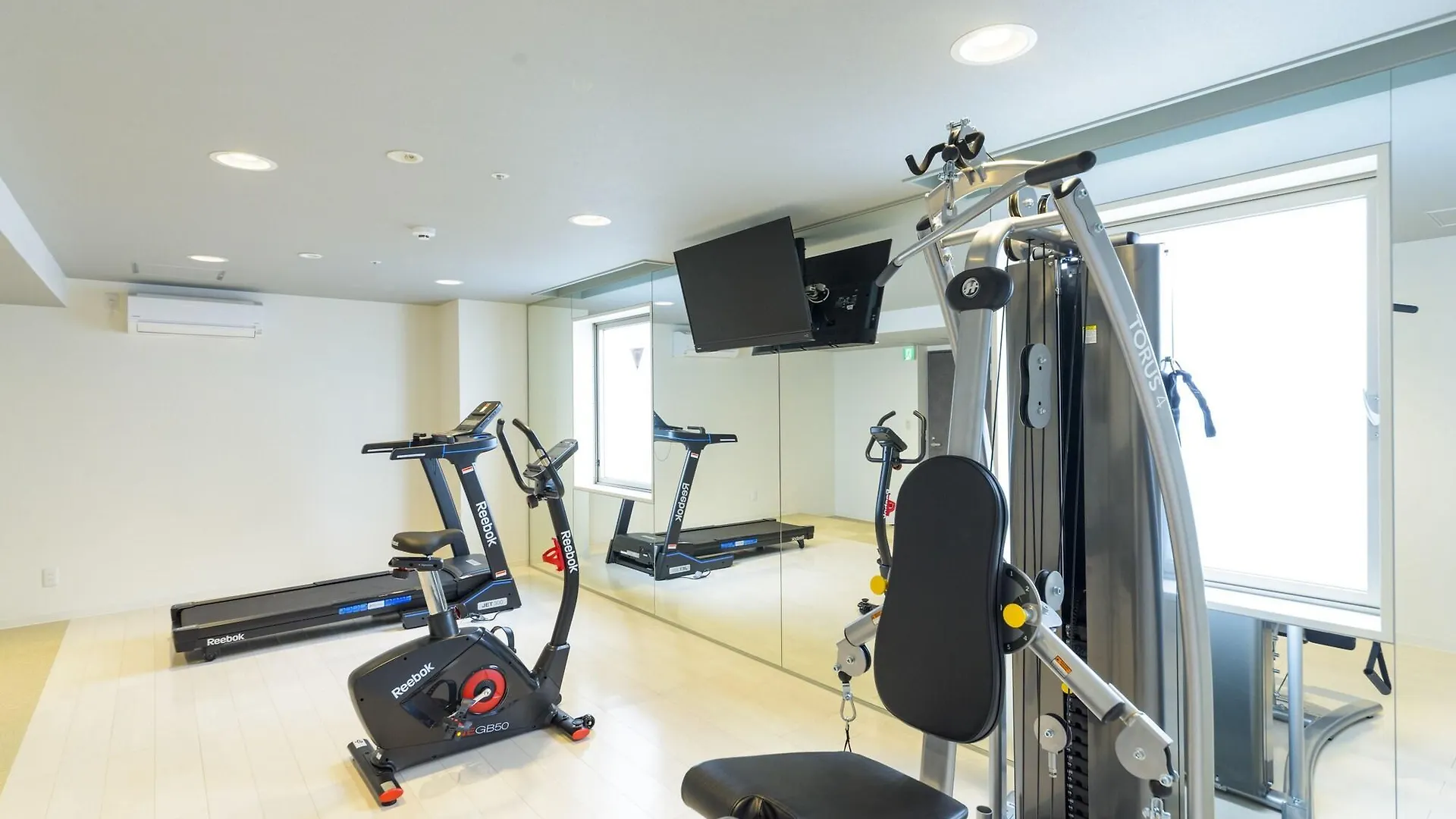 Surestay Plus Hotel By Best Western Shin-Ōsaka