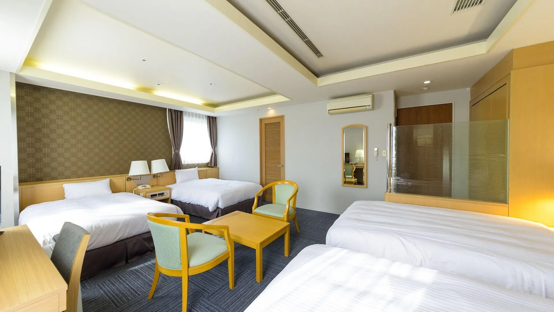 Surestay Plus Hotel By Best Western Shin-Ōsaka Japon