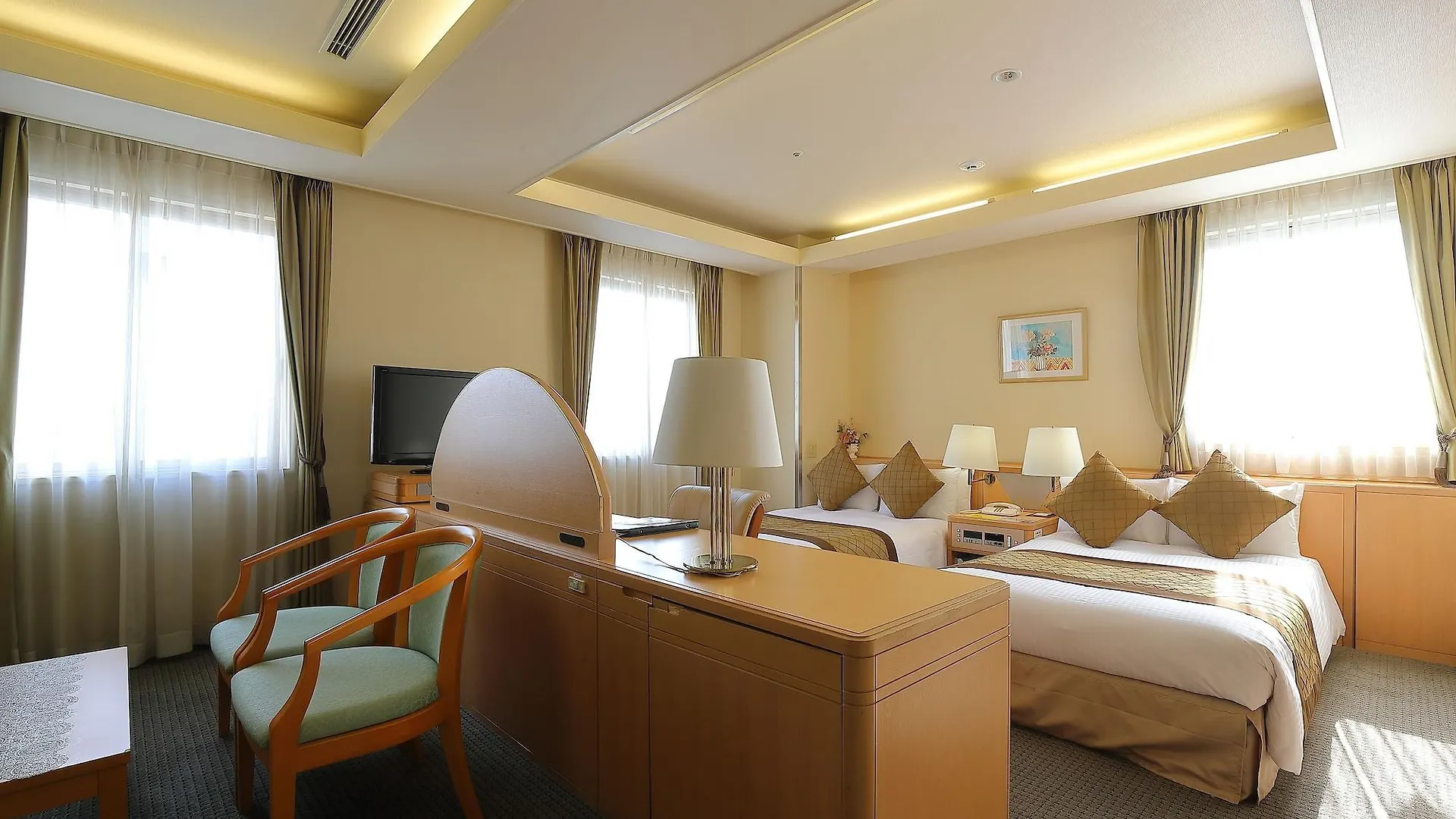 Surestay Plus Hotel By Best Western Shin-Ōsaka
