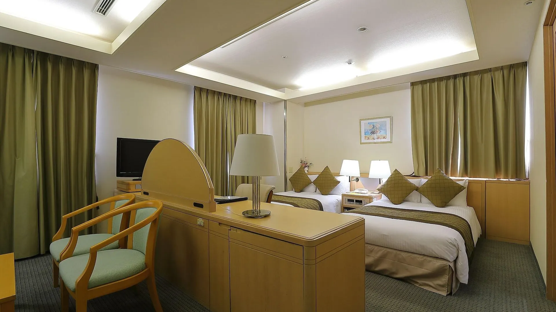 Surestay Plus Hotel By Best Western Shin-Ōsaka