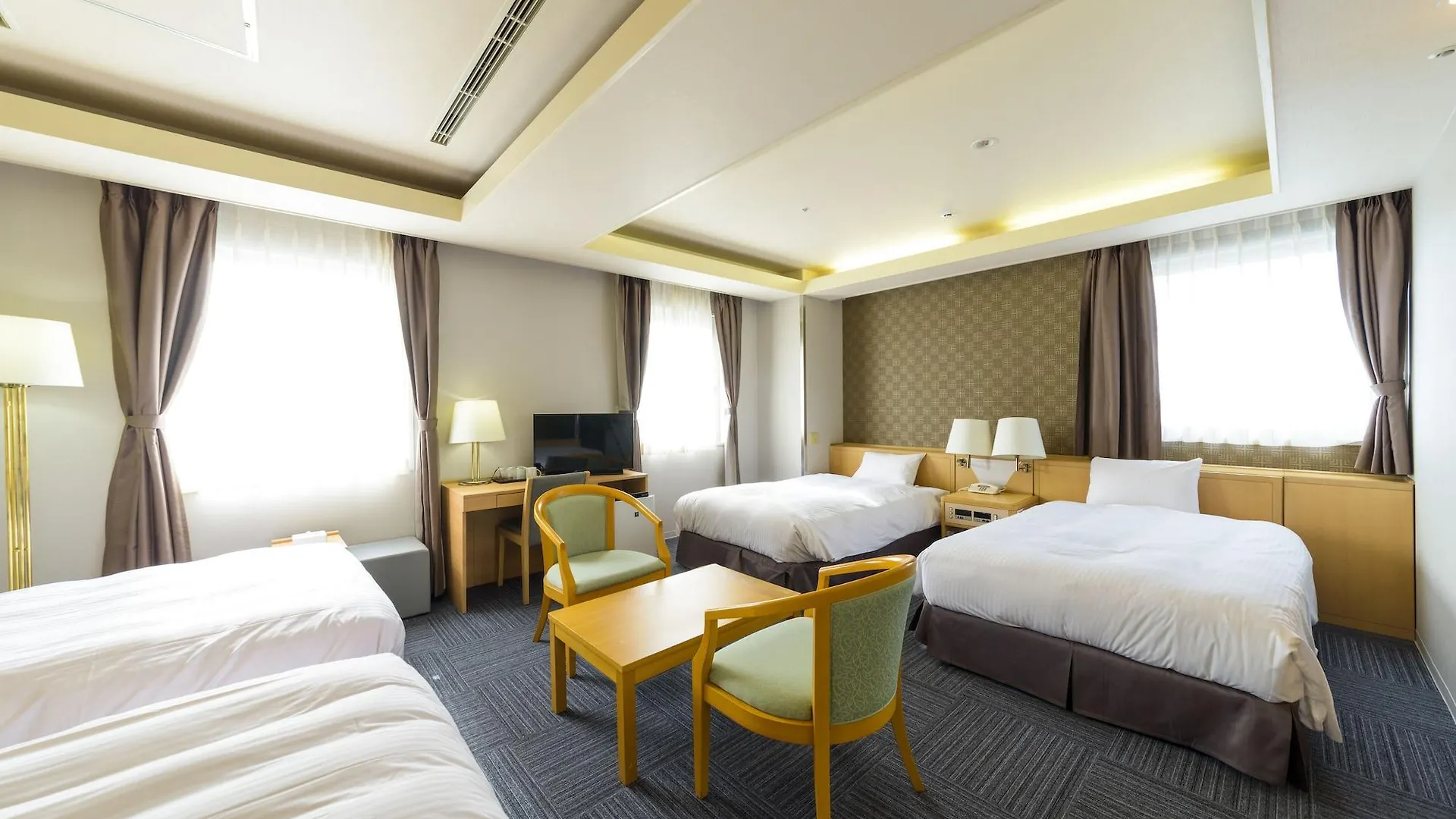 Surestay Plus Hotel By Best Western Shin-Osaka