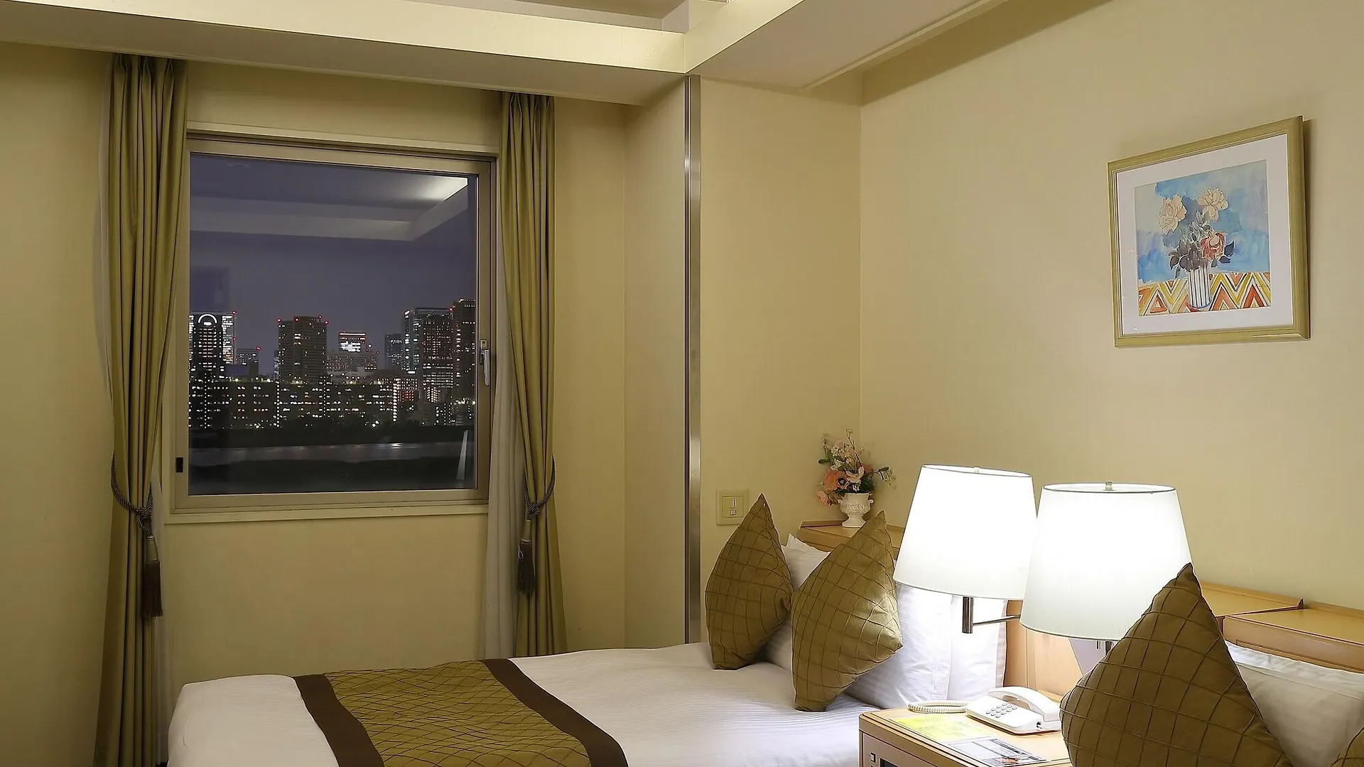 Surestay Plus Hotel By Best Western Shin-Osaka 3*, Osaka