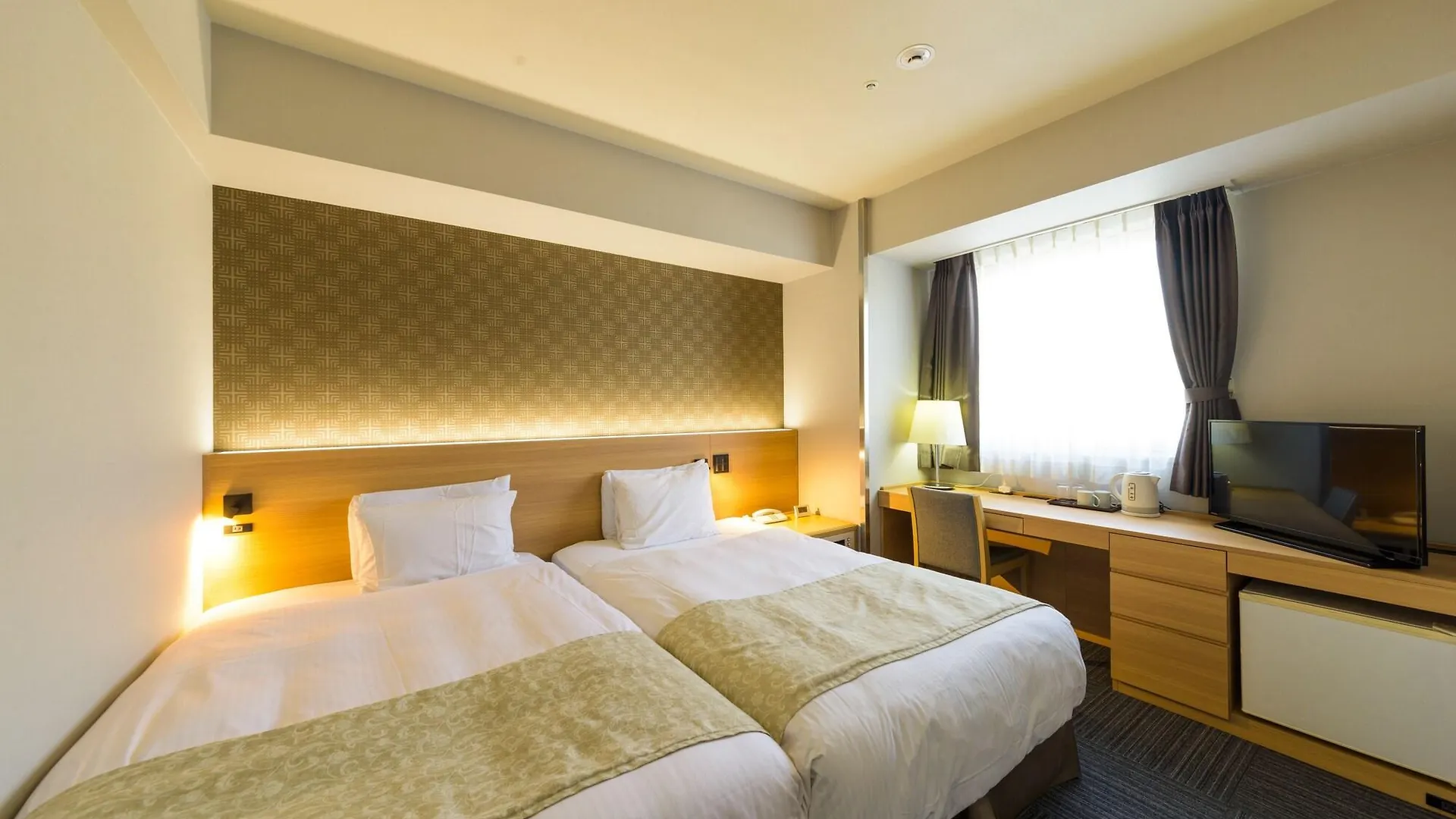Surestay Plus Hotel By Best Western Shin-Osaka