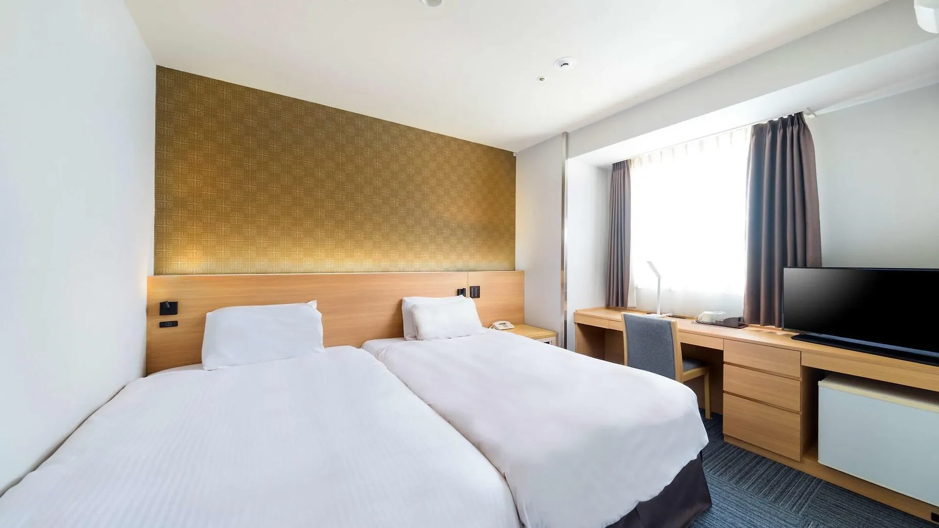 ***  Surestay Plus Hotel By Best Western Shin-Osaka Japan